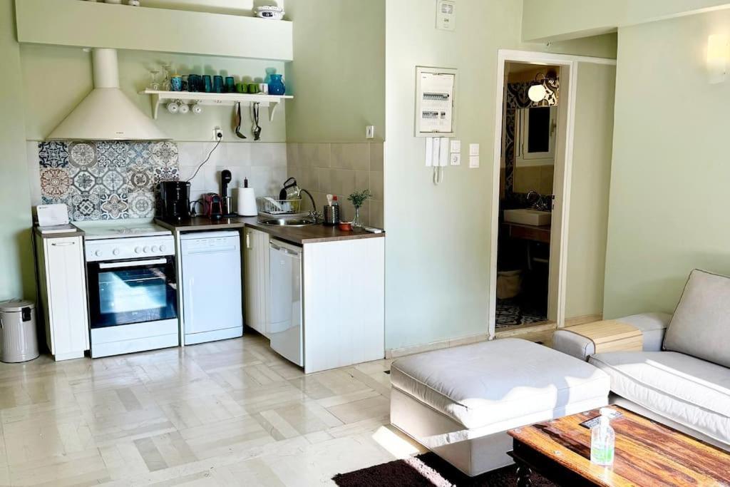 Charming Apartment In Varkiza Buitenkant foto