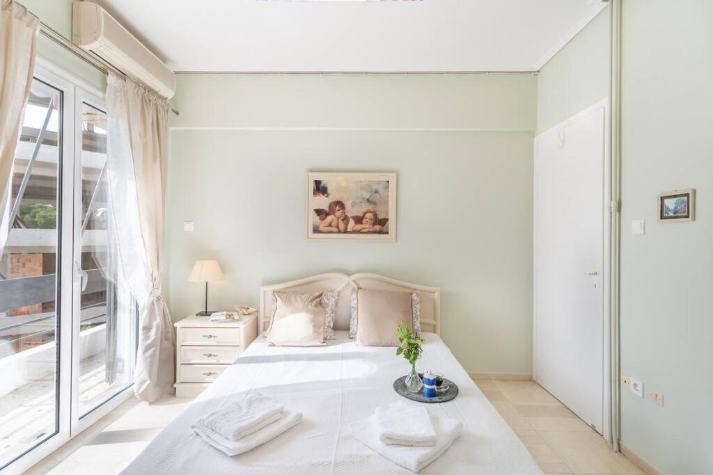 Charming Apartment In Varkiza Buitenkant foto