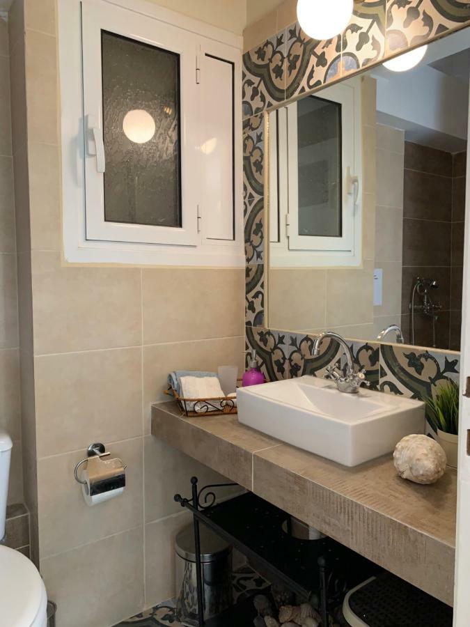 Charming Apartment In Varkiza Buitenkant foto